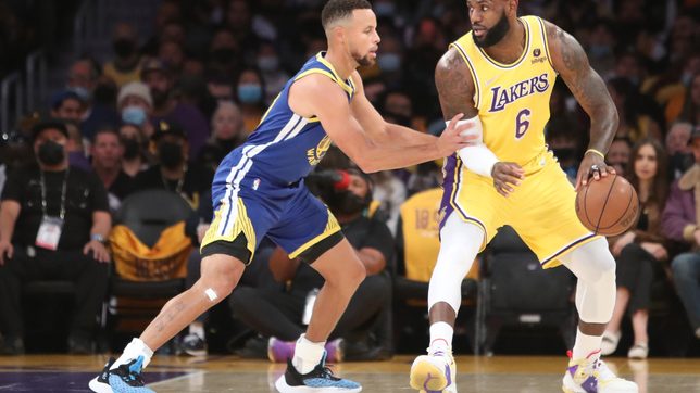 Steph Curry’s triple-double propels Warriors past Lakers