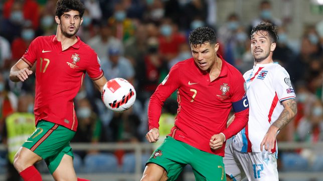 Ronaldo nets hat-trick as Portugal routs Luxembourg