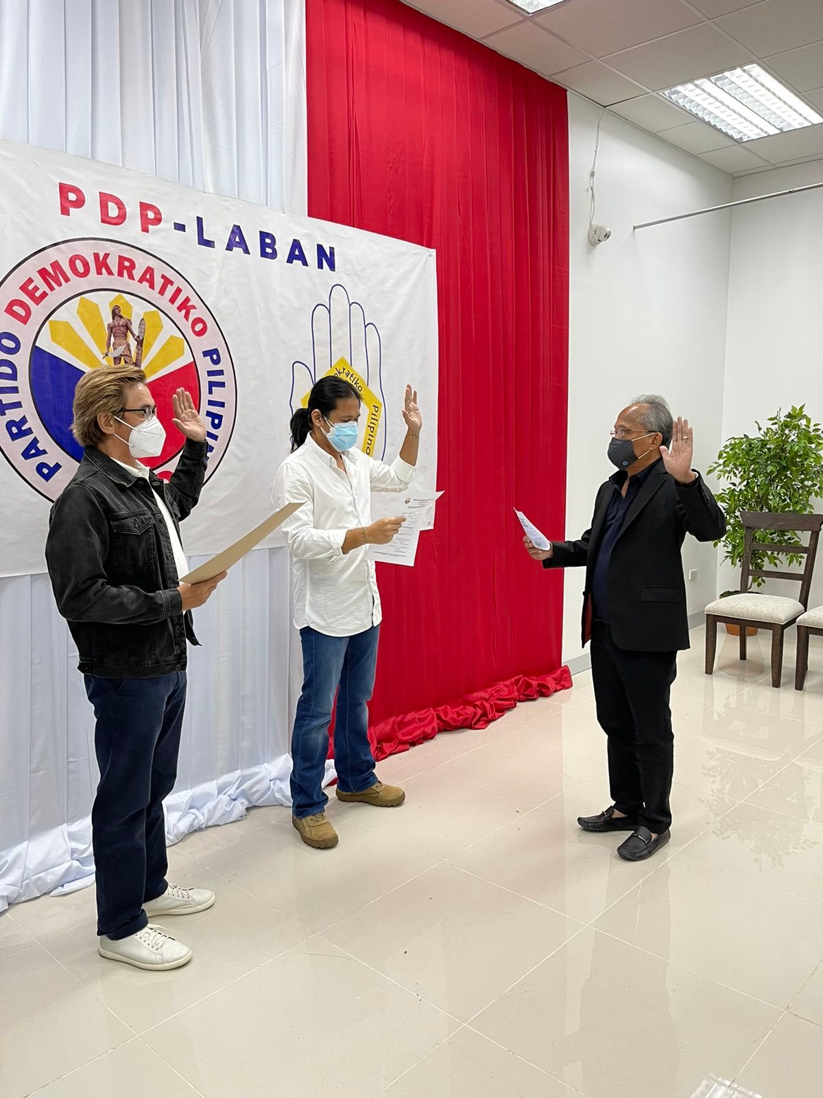 PDP-Laban bet Robin Padilla files candidacy for senator
