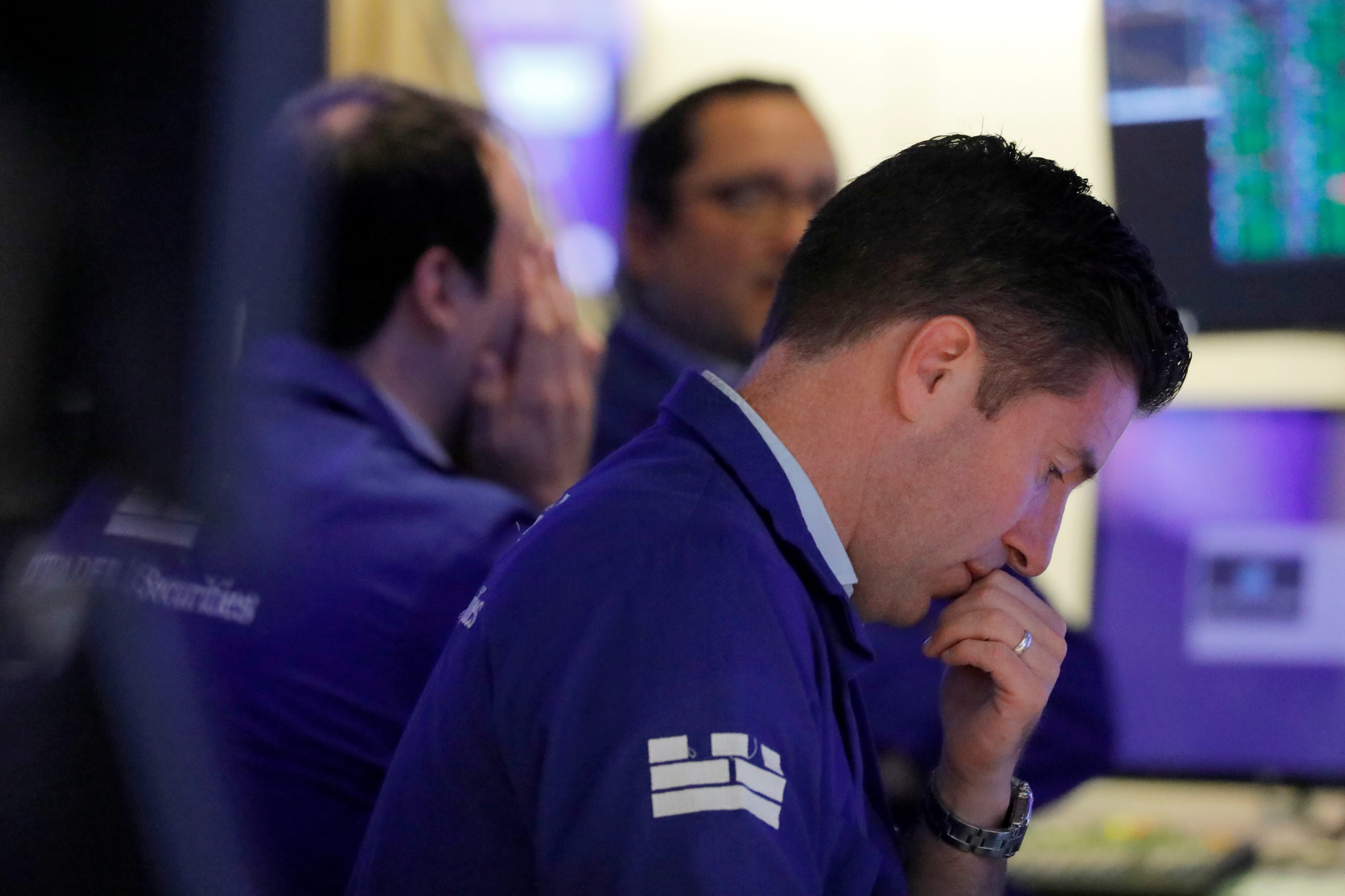 Stocks gain as earnings provide some optimism
