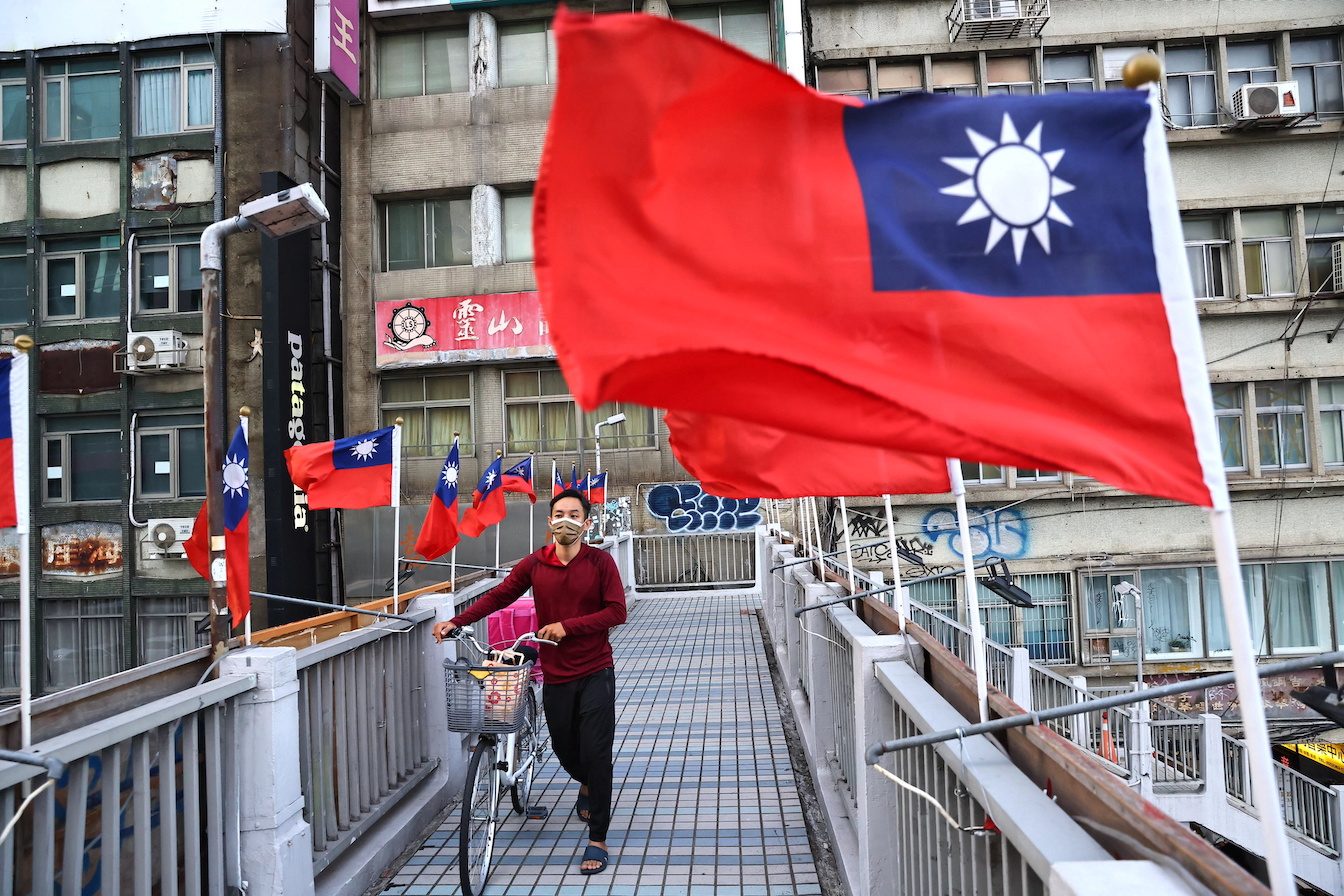 Taiwan tycoon says he does not support independence after China fine