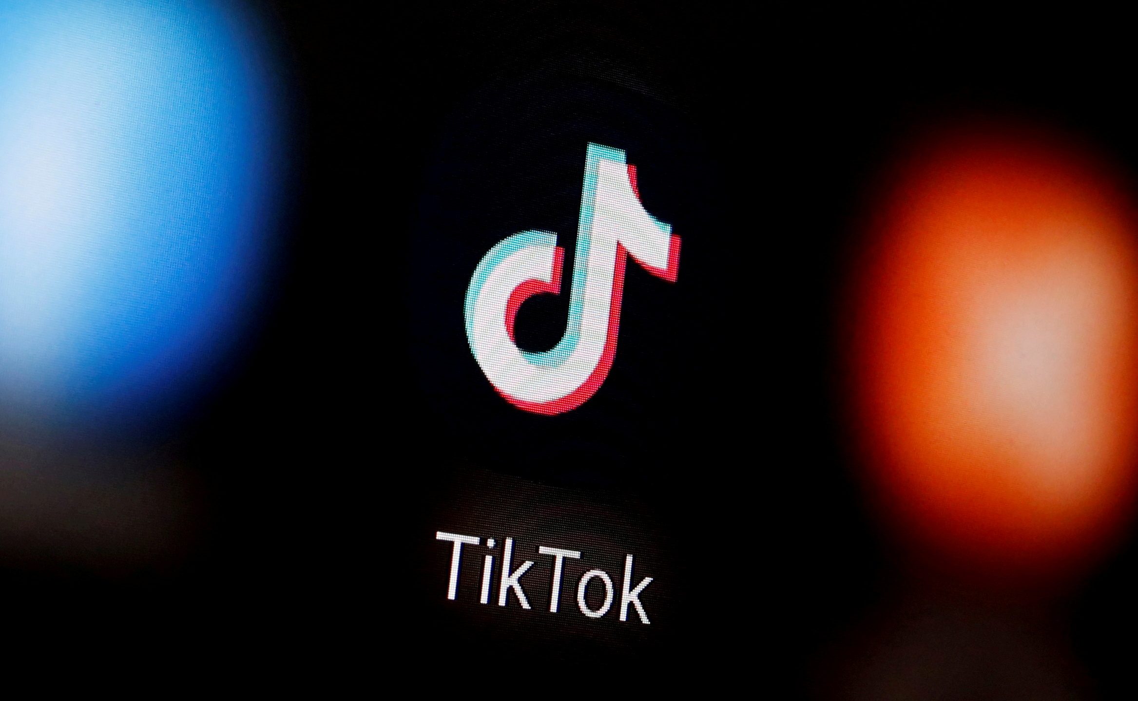 Girl rescued in US after using TikTok domestic violence hand signal