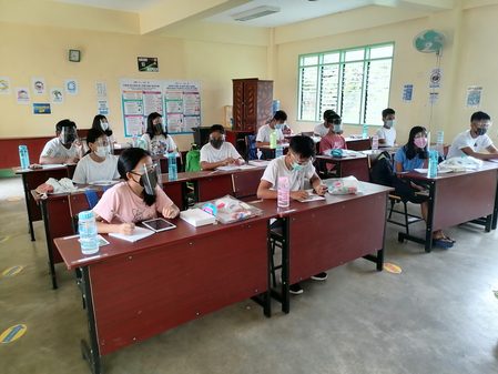 Ilocos Norte students, teachers return to school after 20 months of distance learning
