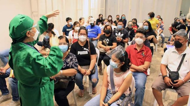 Unvaccinated rush to get jabs as Cagayan de Oro applies ‘no vax, no entry’ rule