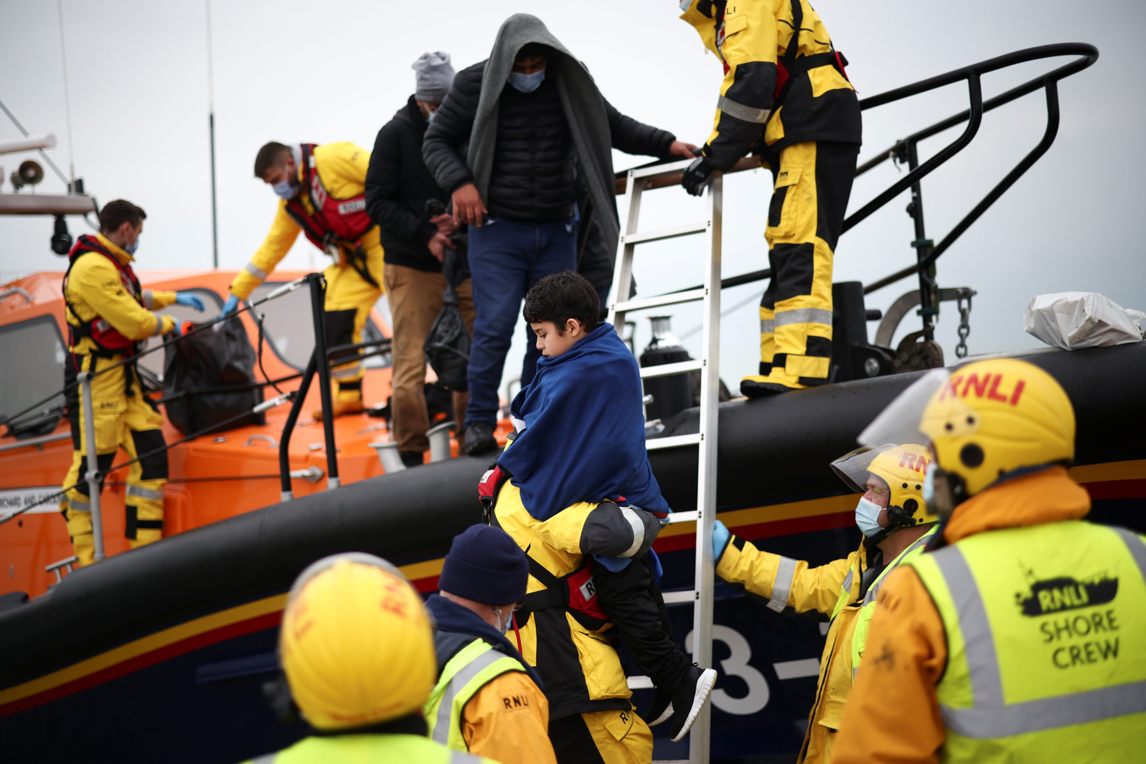 27 migrants perish trying to cross Channel to Britain