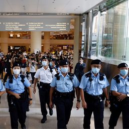 Hong Kong police deploy bomb squad to a court
