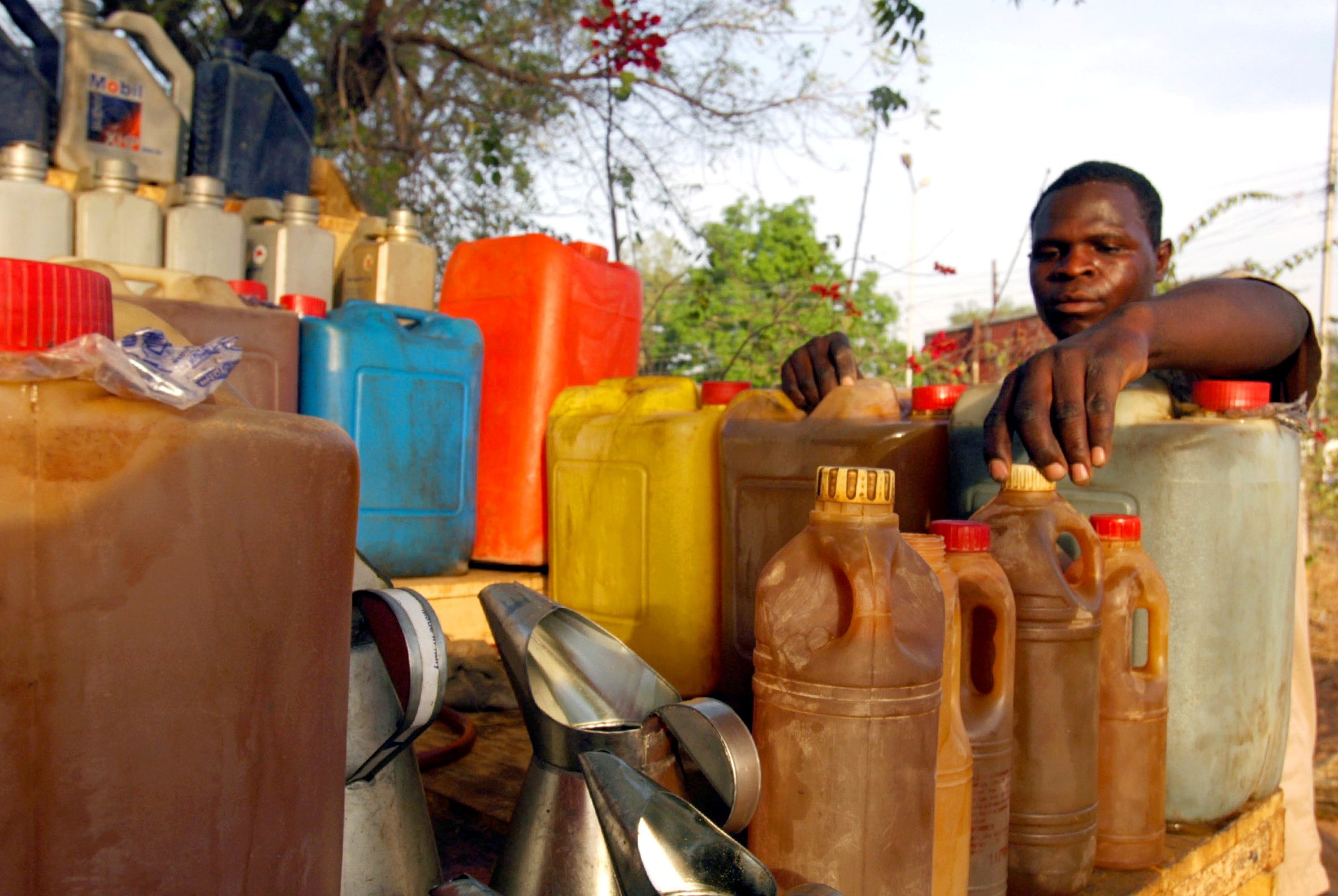 Nigeria should end fuel subsidy, speed reforms, World Bank says
