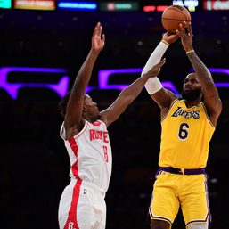 Lakers star LeBron James misses Spurs game