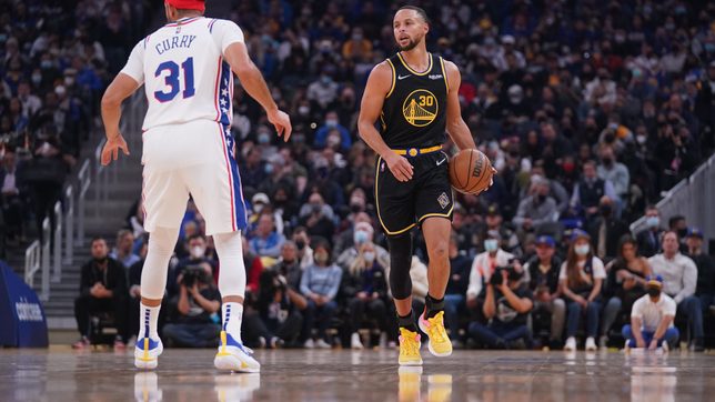Warriors beat 76ers in battle of Curry brothers