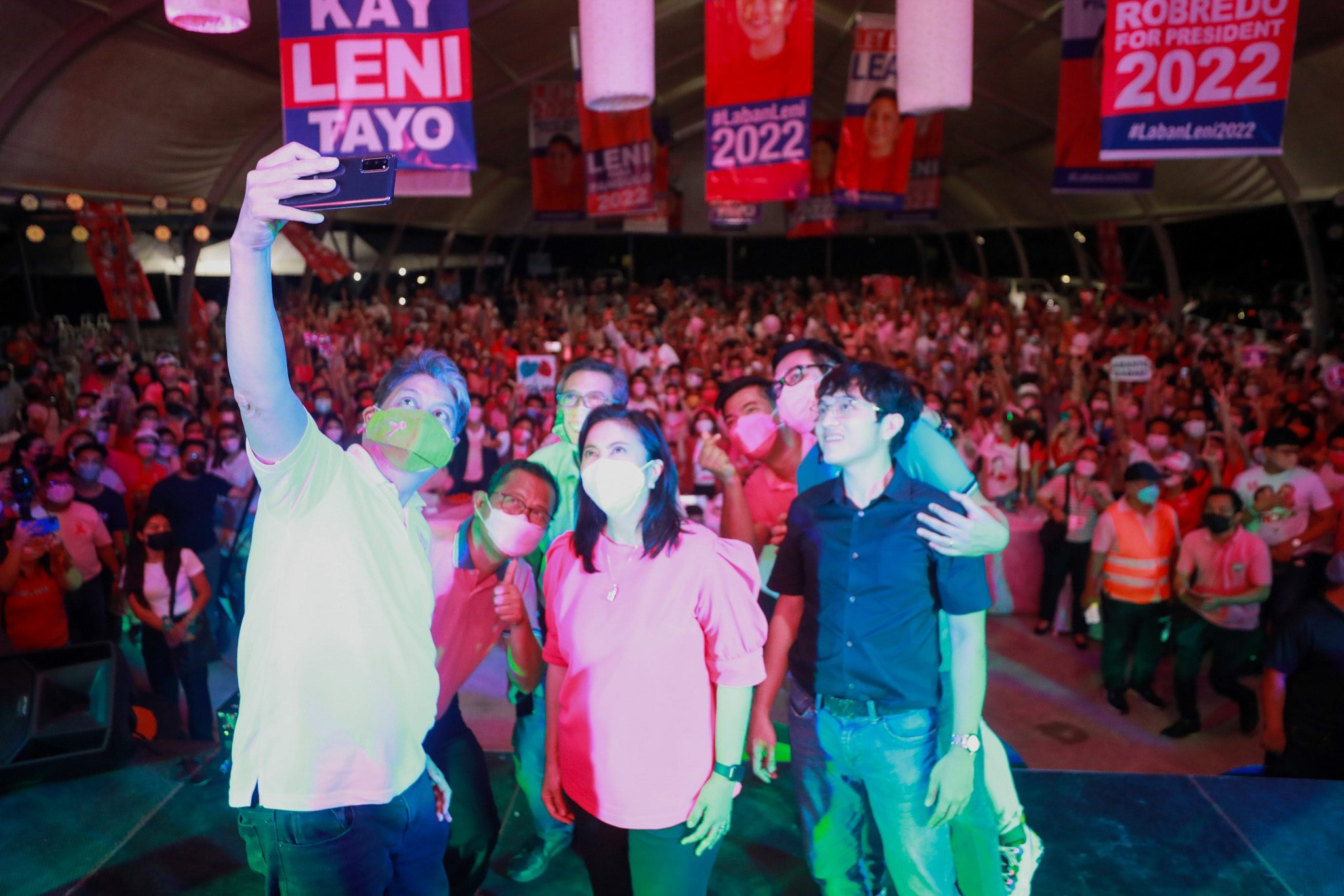 Robredo visits vote-rich Cavite, launches ‘lugaw’ trucks