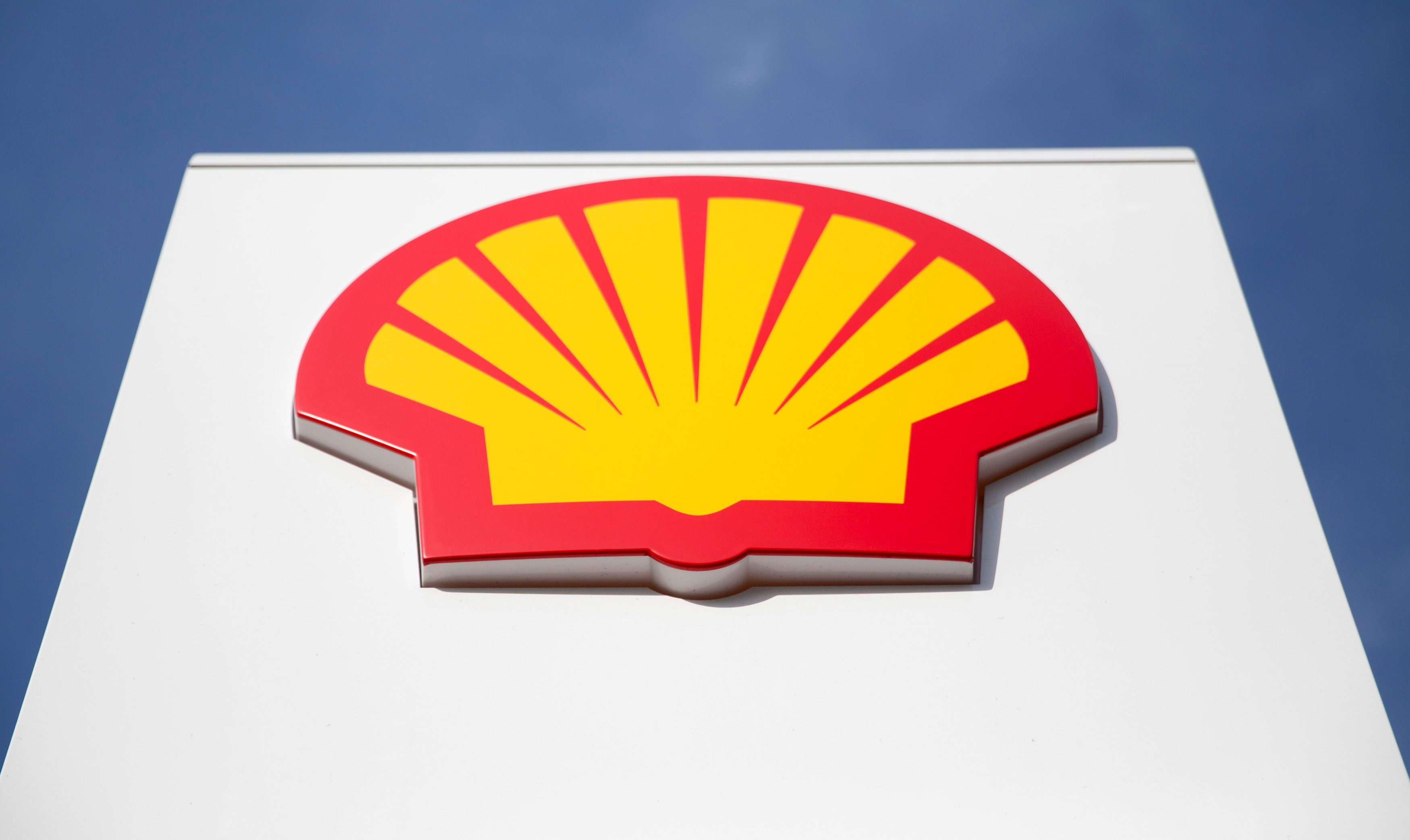 Shell launches shareholder talks to win backing for HQ move, sources say
