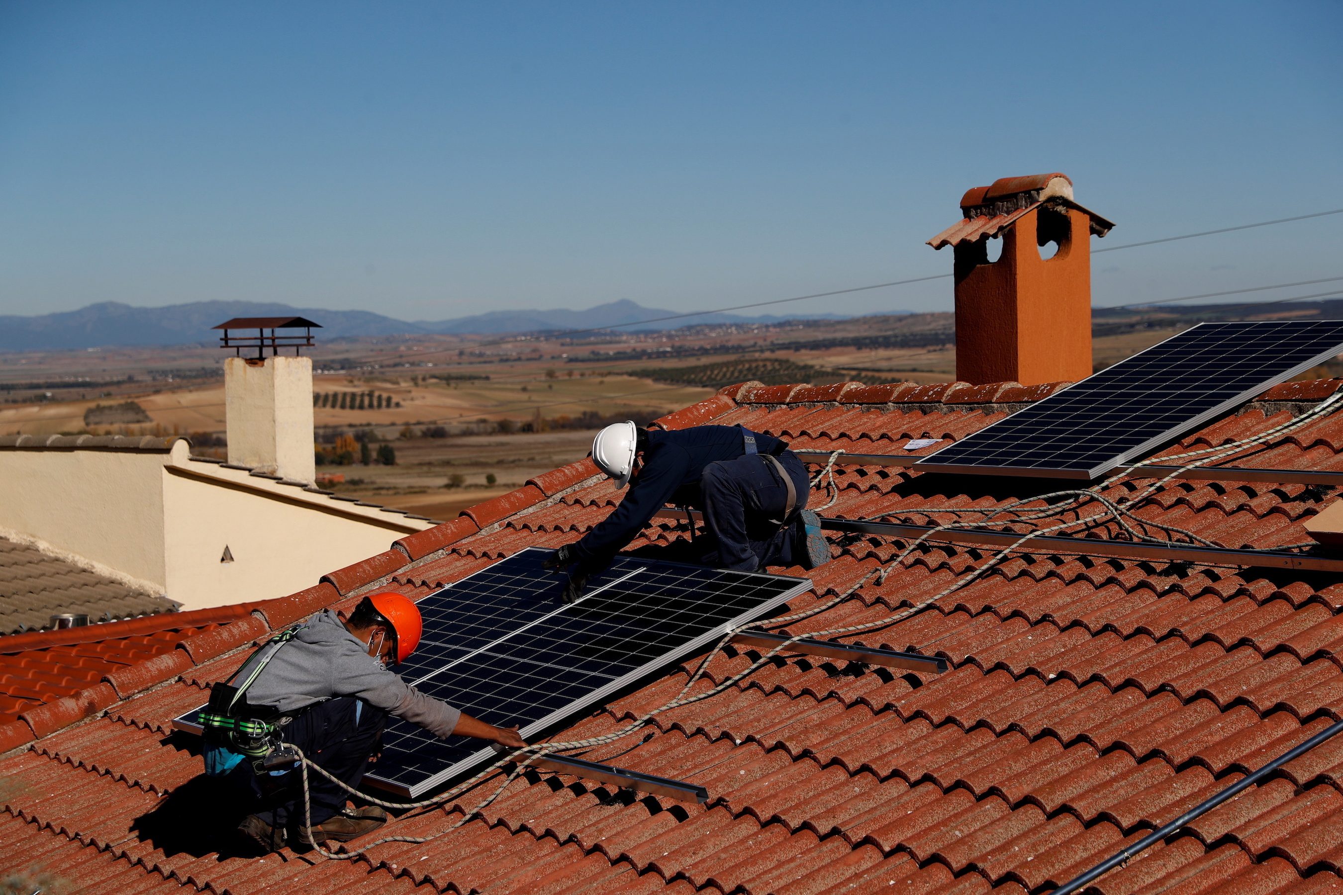High power prices give jolt to rooftop solar in Spain