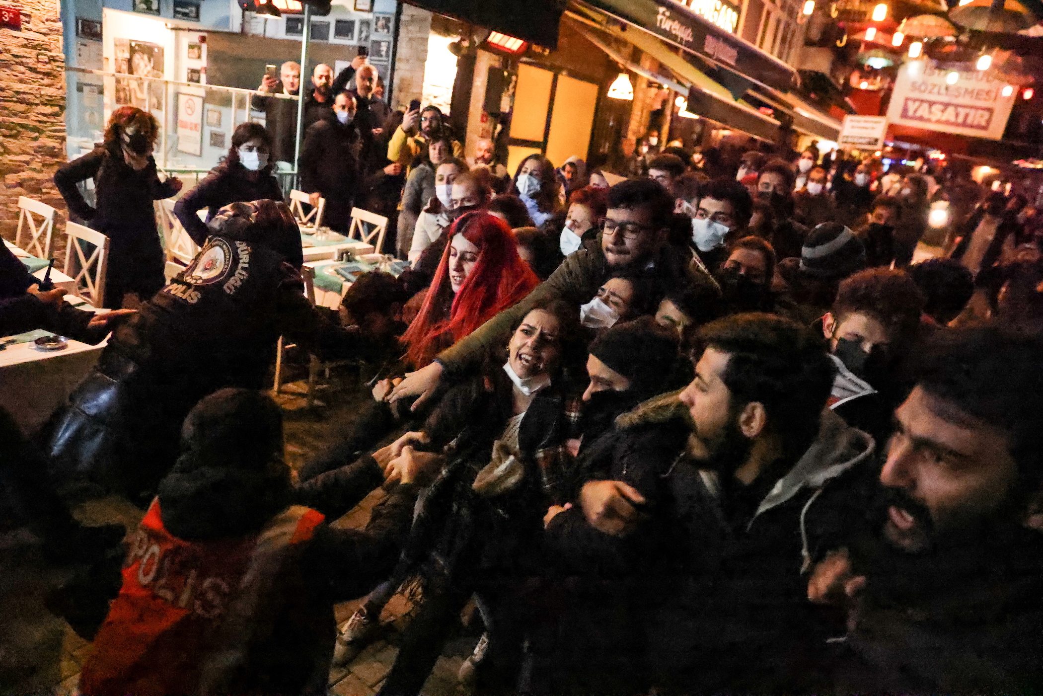 Angry Turks queue for fuel ahead of steep price hikes amid lira crash