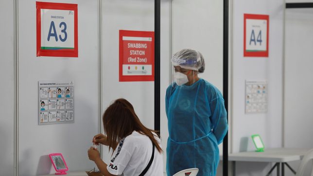 Singapore reports first locally transmitted Omicron case