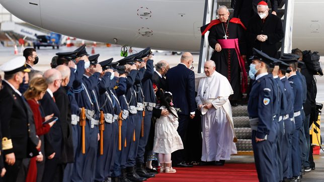 Citing ancient Greeks, Pope Francis laments threats to democracy today