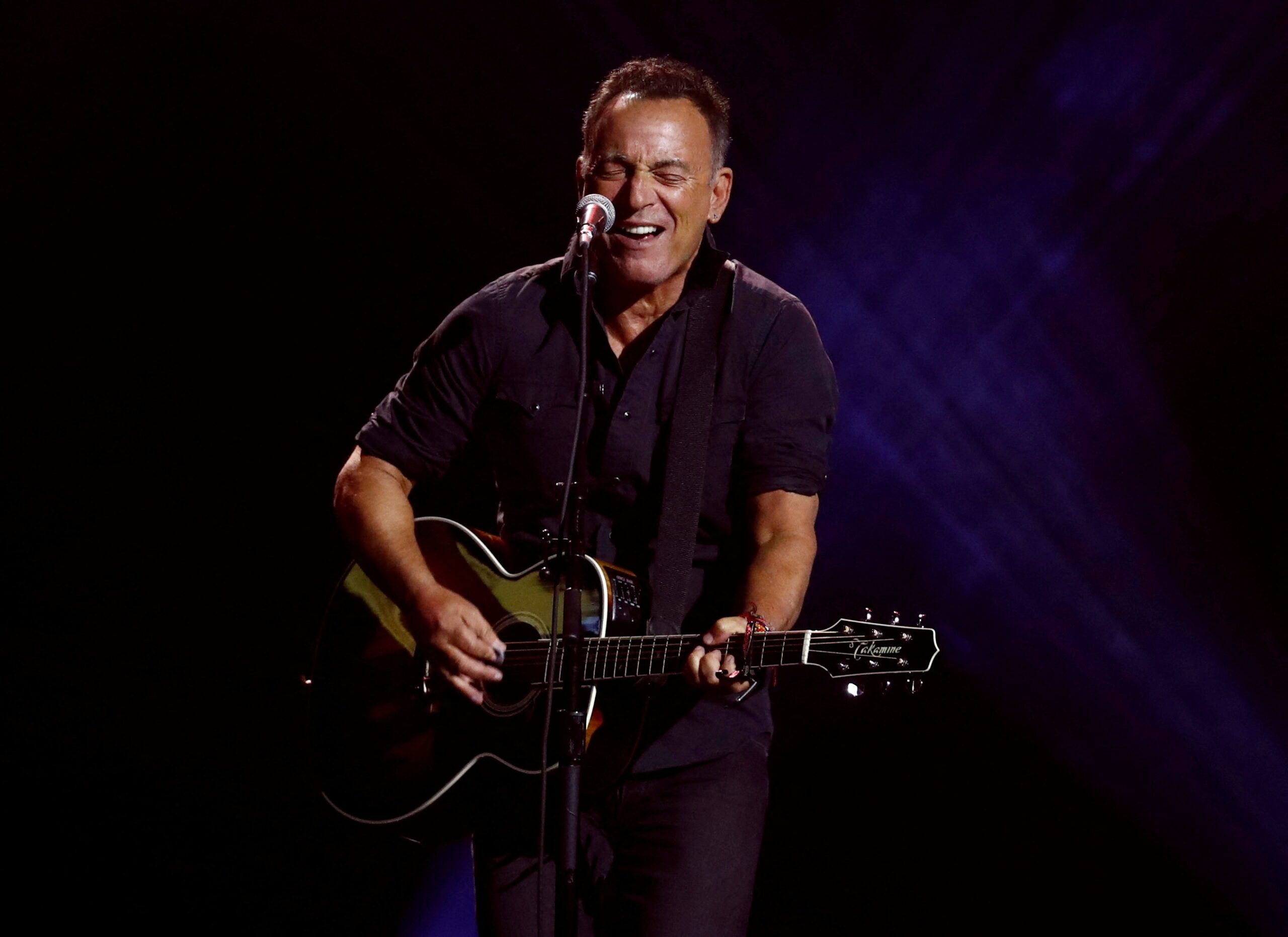 Bruce Springsteen sells songs in $500 million deal with Sony