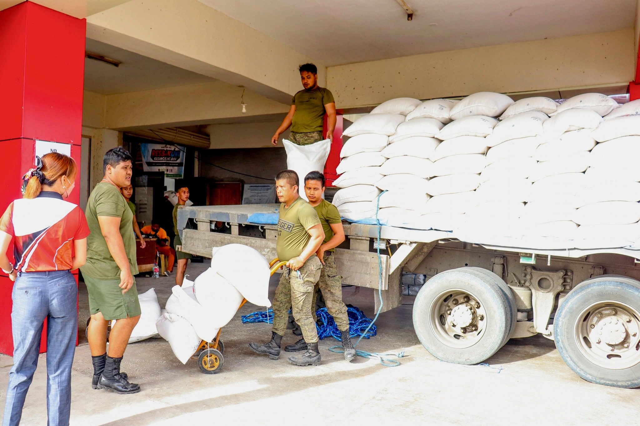 Eastern Visayas LGUs, groups send aid to Southern Leyte in time for Christmas