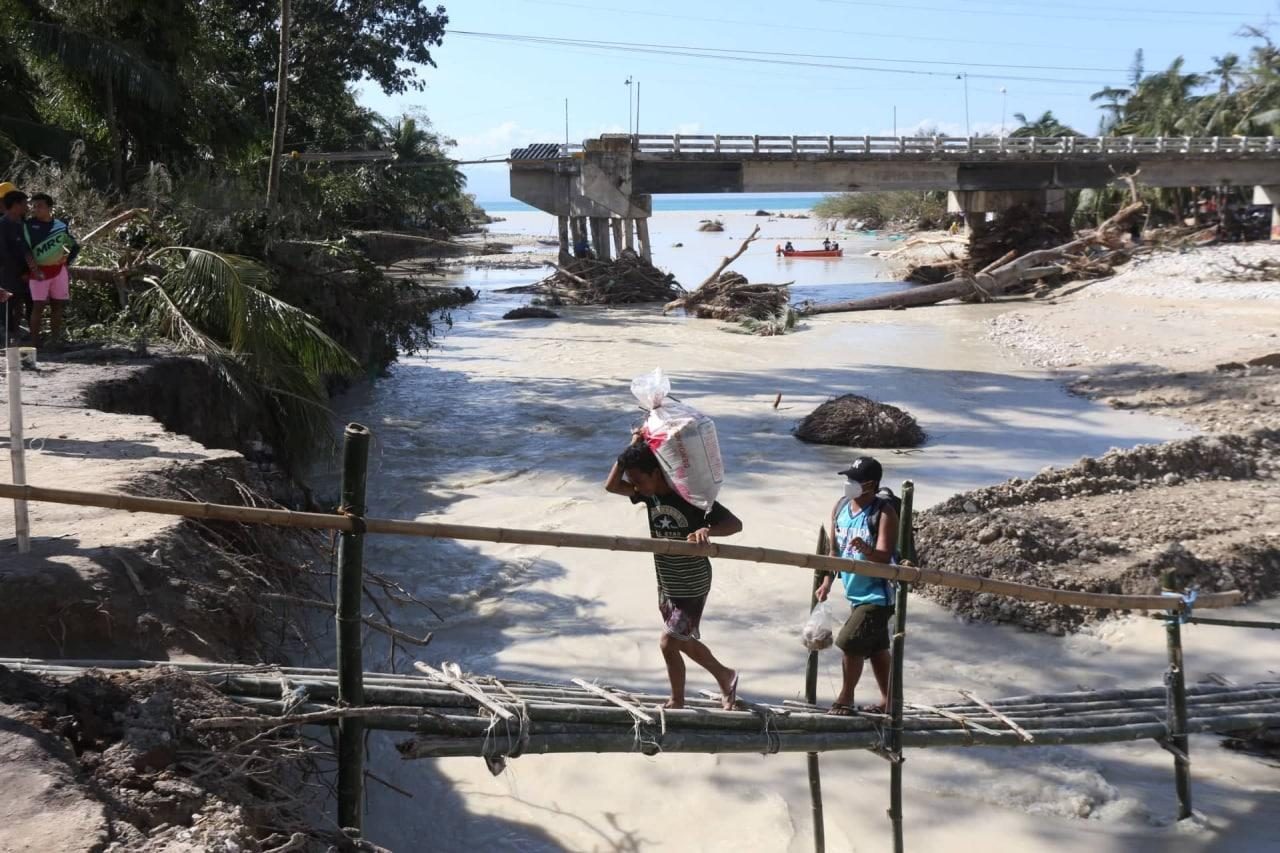 Isolated Cebu town of Malabuyoc finally receives aid a week after Odette