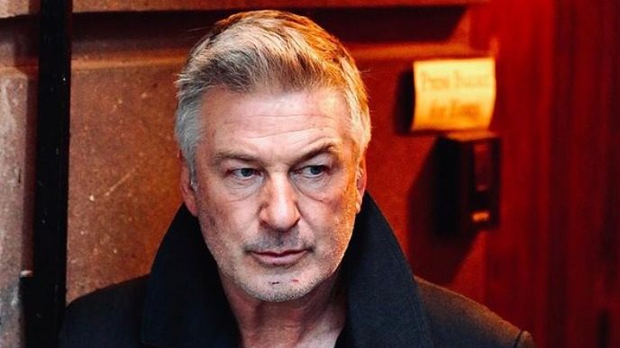Alec Baldwin will turn over cellphone in ‘Rust’ shooting investigation