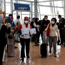 Malaysia detects 1st Omicron case in quarantined traveler from South Africa