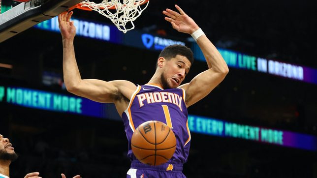 Devin Booker returns in Suns’ rout of Hornets