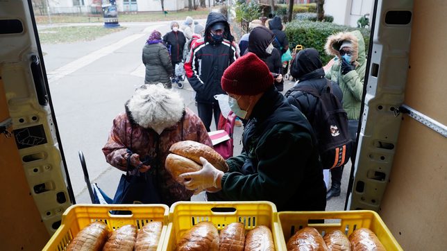 East Europeans tighten belts for Christmas as inflation bites