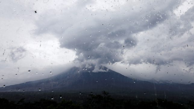 Poor weather hampers search and rescue efforts at Indonesia volcano