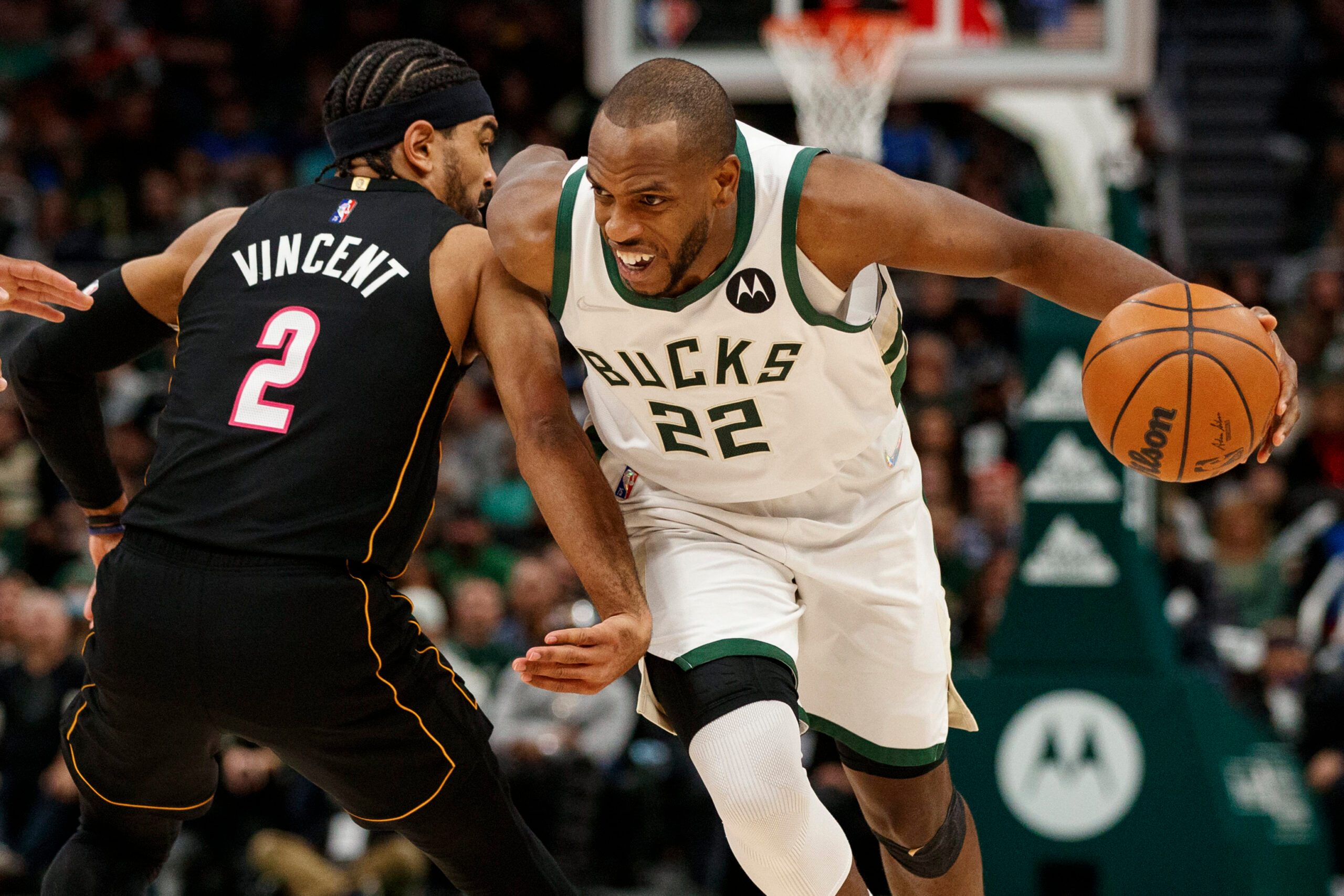 Bucks pull away from Heat by halftime, cruise to win
