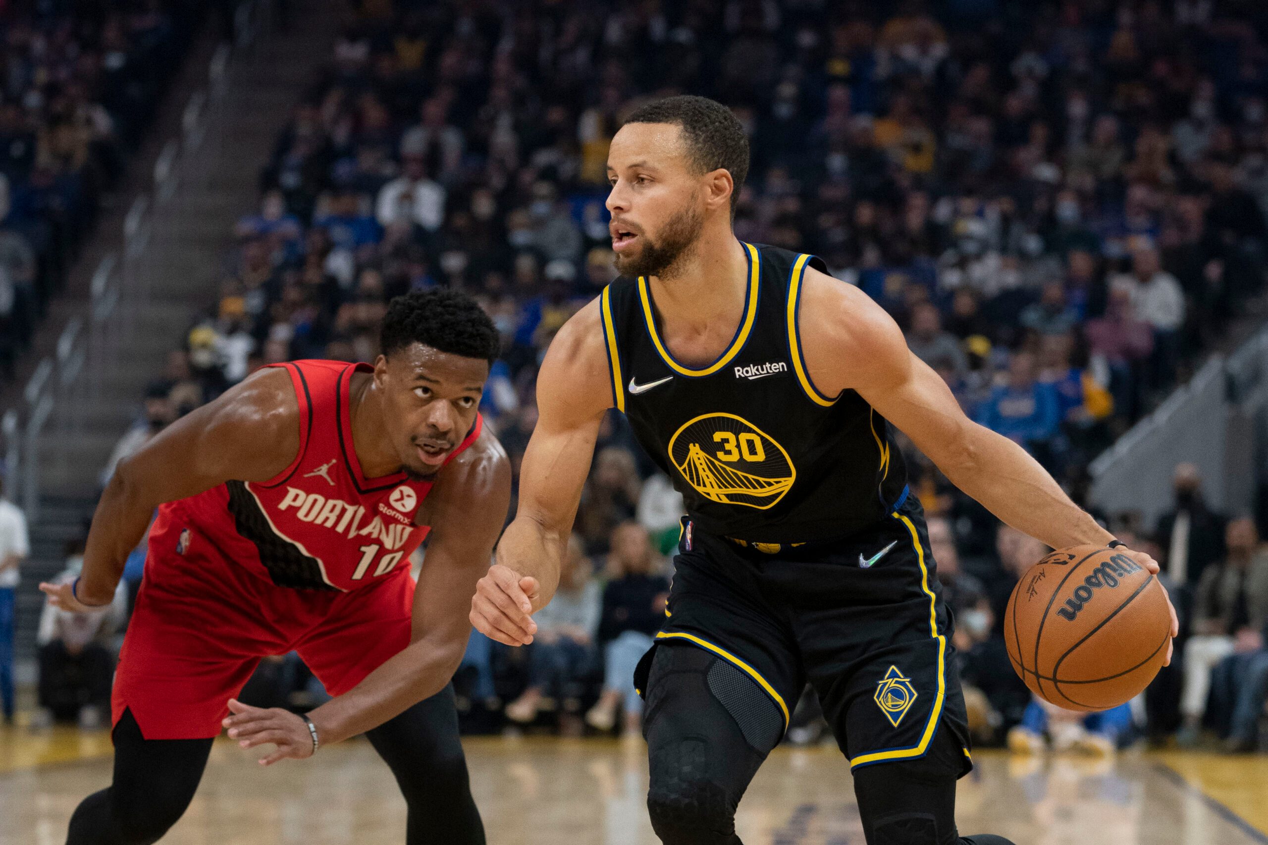 Stephen Curry doesn’t top record, but Warriors down Blazers