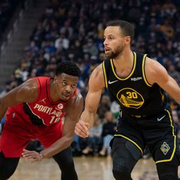 Stephen Curry doesn’t top record, but Warriors down Blazers