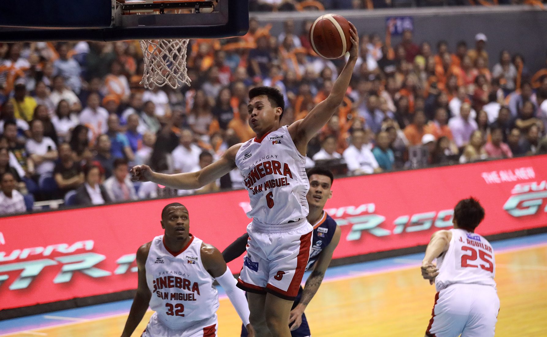 Fans return as PBA brings back games to Araneta Coliseum