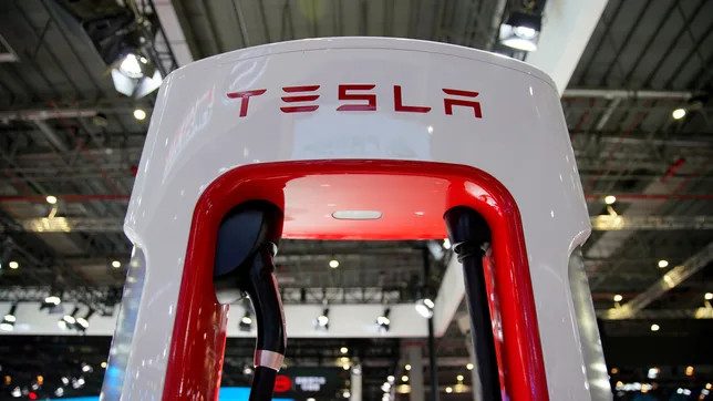 Tesla recalls nearly half a million cars over safety issues
