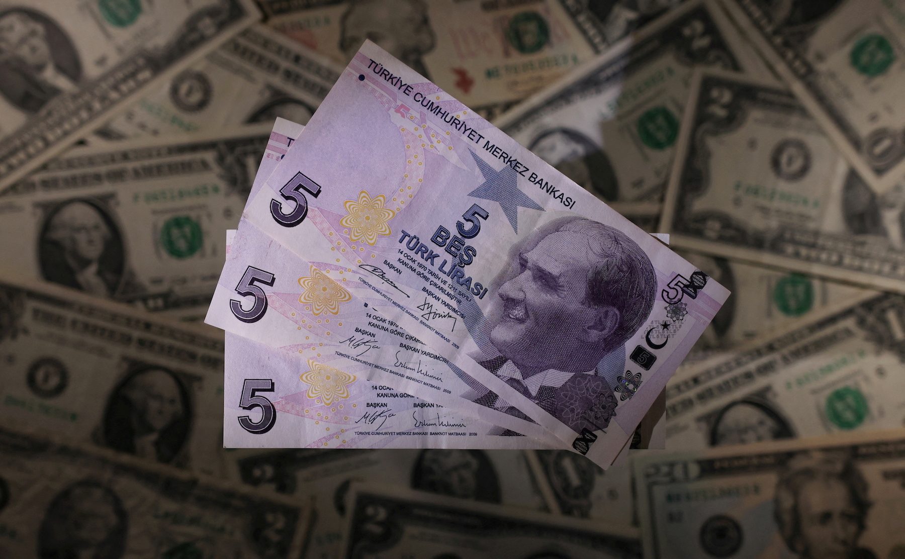 Turkish lira plummets to new low, dragging central bank to the rescue