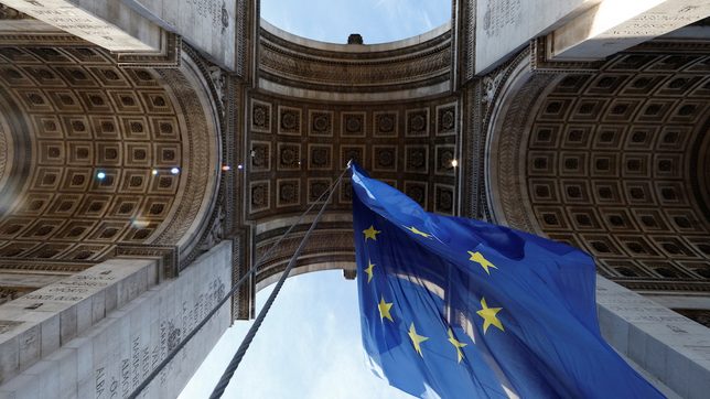 EU flag removed from Arc de Triomphe after causing stir