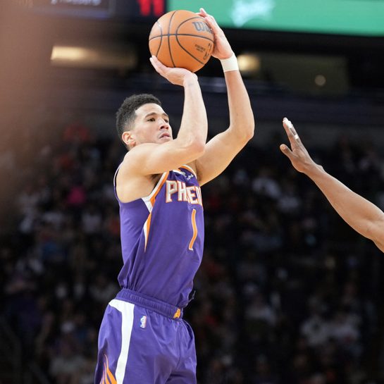 Devin Booker’s 33 points lead Suns past Jazz