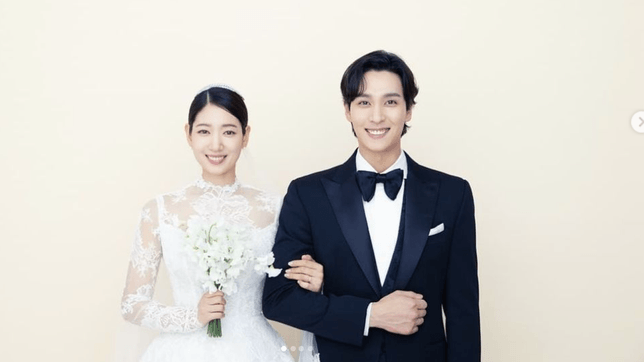 LOOK: Park Shin-hye, Choi Tae-joon stun in pre-wedding photoshoot