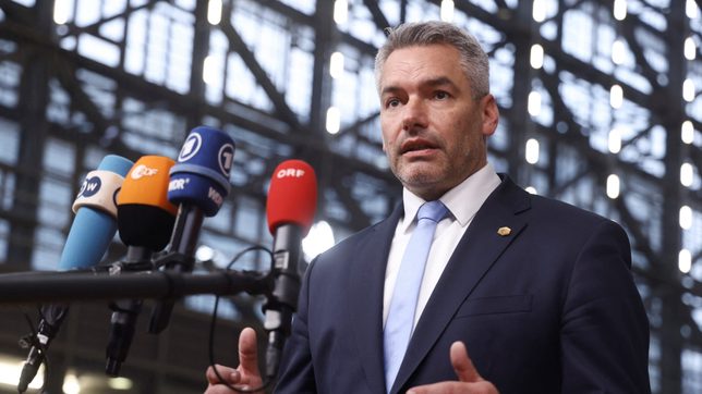 Austrian Chancellor Nehammer tests positive for COVID-19