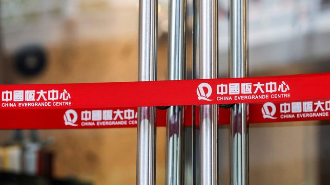 China Evergrande climbs as it plays down buildings demolition impact