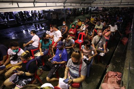 ‘Massive, uncontrolled’ transmission of Omicron feared in Metro Manila