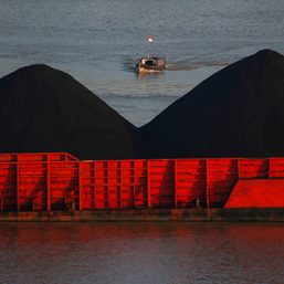 China coal prices plunge from record high as gov’t considers intervention
