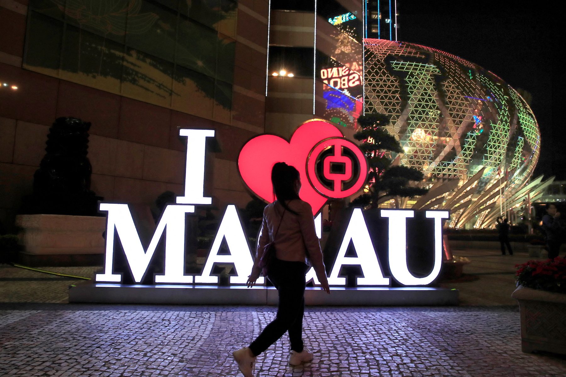 Macau finalizes gaming bill ahead of casino license extension