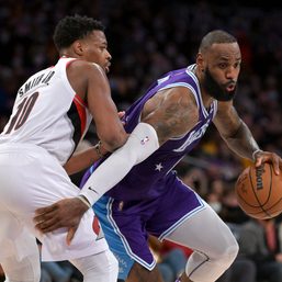 Blazers pull away from shorthanded Lakers