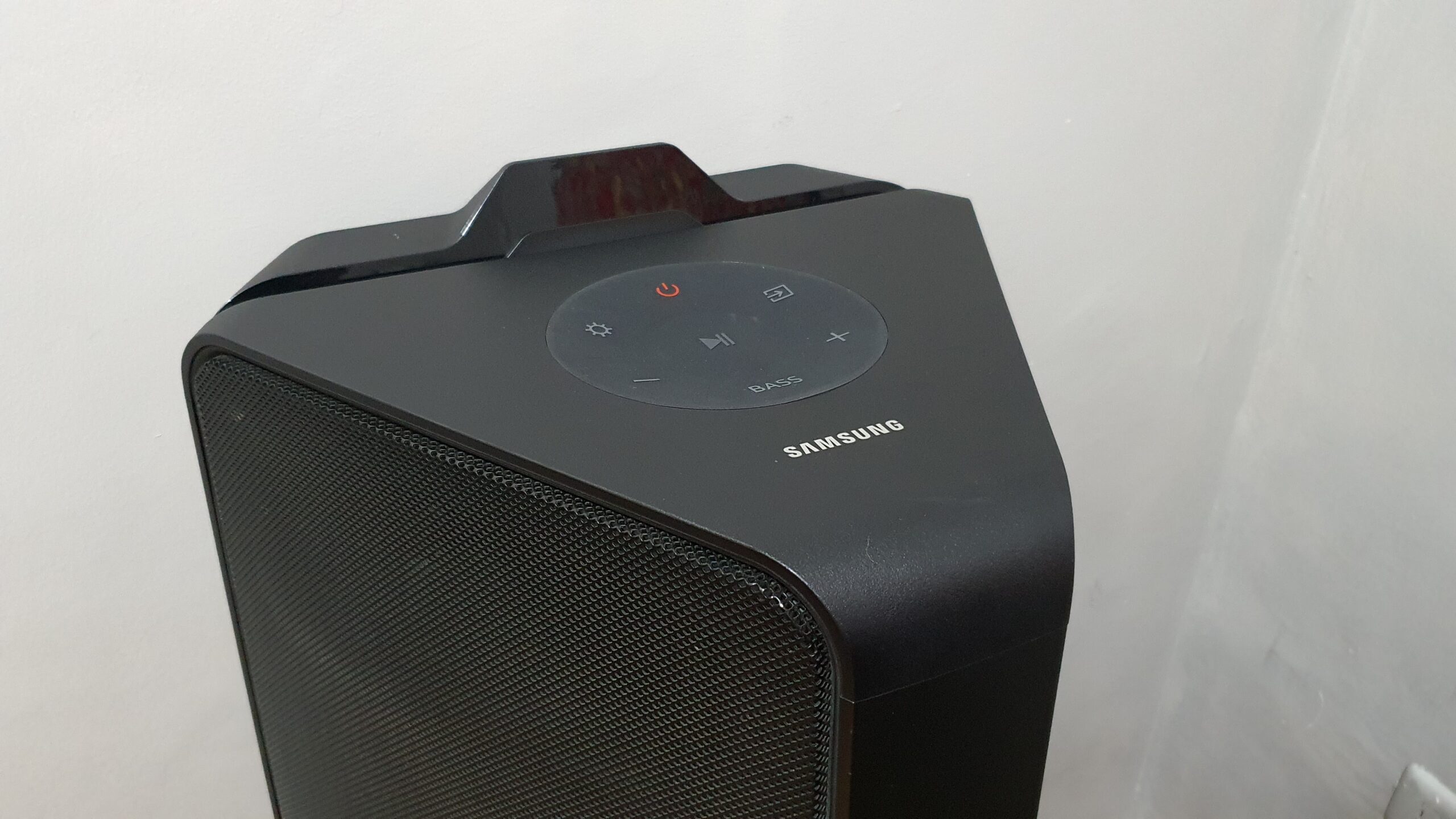 Samsung MX-T70 speakers impressions: Good for house parties