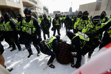 Police close in on protesters blockading Canada’s capital