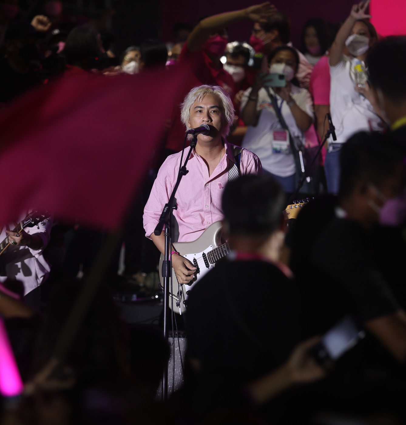 Ely Buendia re-releases ‘Metro’ for Leni Robredo and Kiko Pangilinan