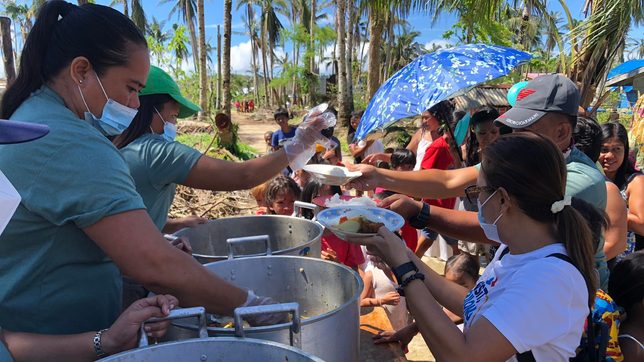 Community kitchens help Siargao folk get through Odette crisis