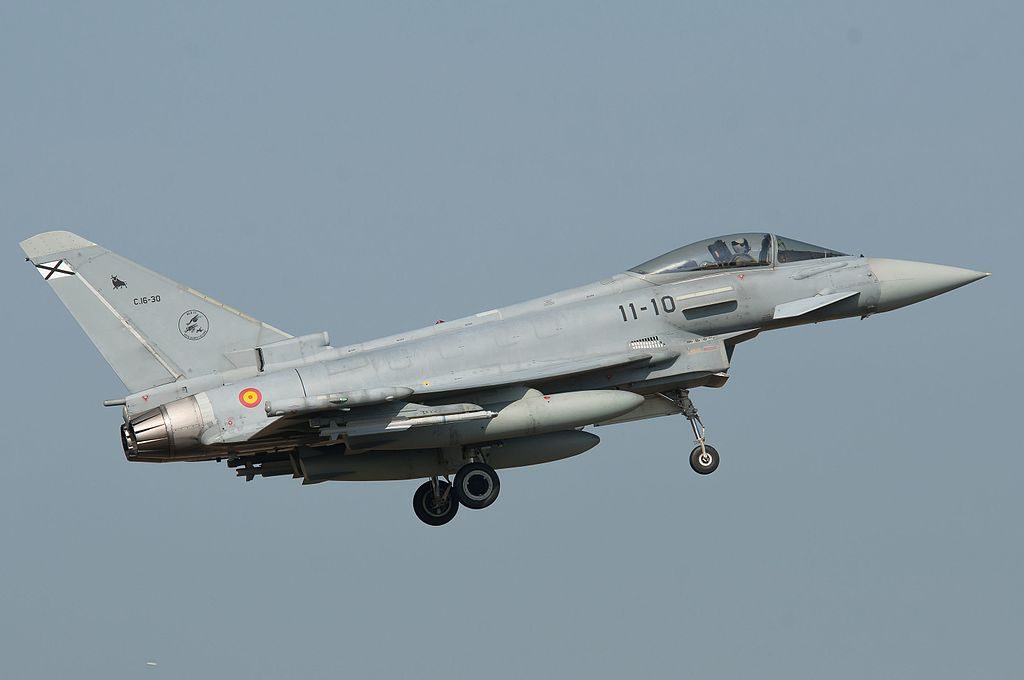 Испания ще изпрати 4 бойни самолета и 130 войници в България