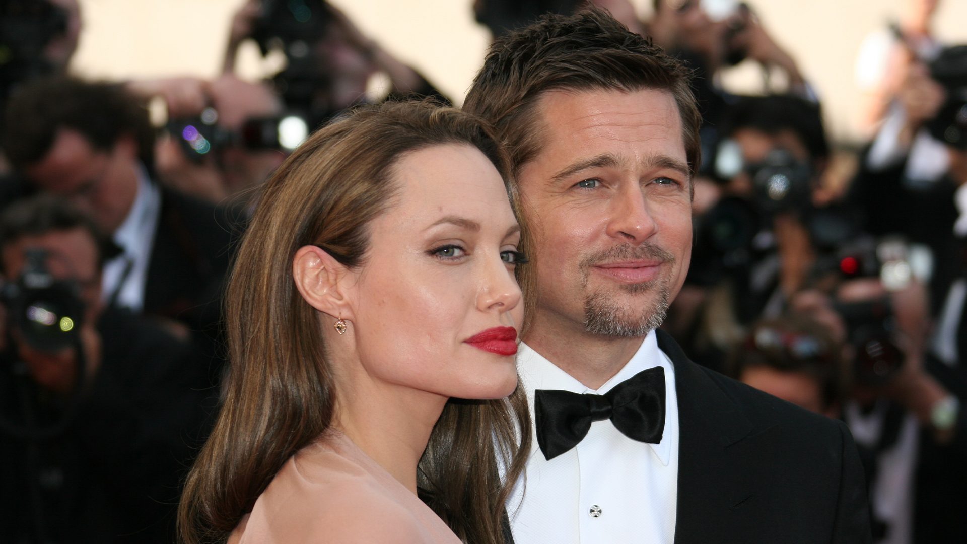 Angelina Jolie behind anonymous FBI lawsuit related to Brad Pitt assault allegations – reports 