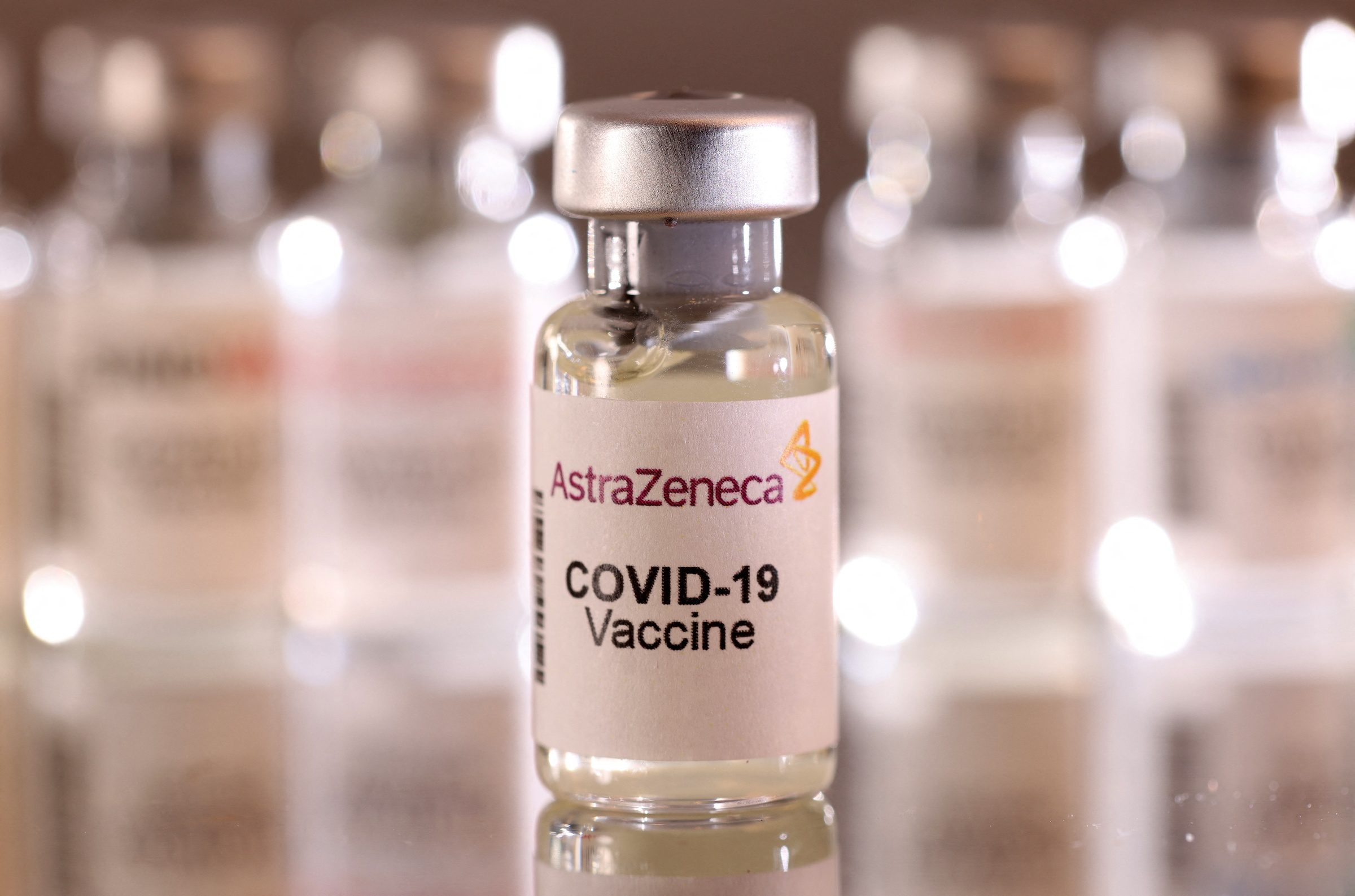 AstraZeneca sees higher 2022 sales even as COVID-19 boost wanes