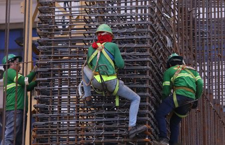 Salaries of construction workers, artists can’t keep up with inflation